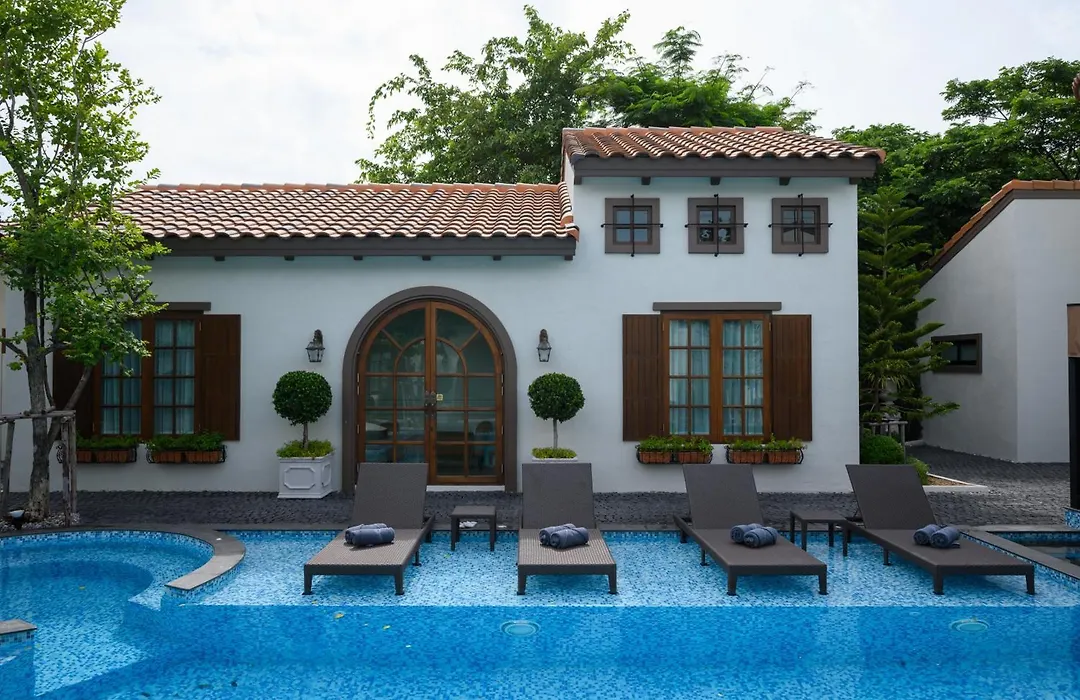 Villa Seville-1